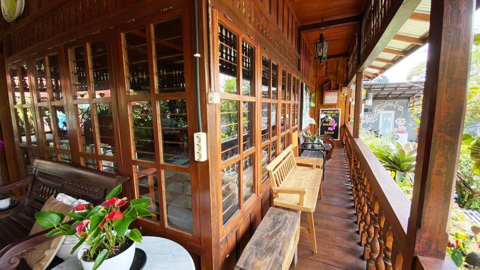 Rumah Kayu Sulawesi Antique Бедугул Экстерьер фото